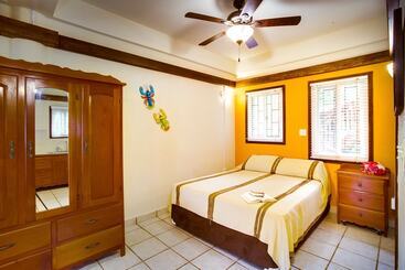 هتل Buttonwood Belize