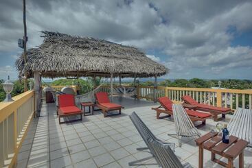 هتل Buttonwood Belize