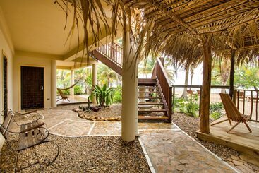 هتل Buttonwood Belize