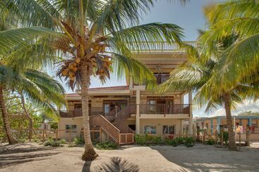 هتل Buttonwood Belize