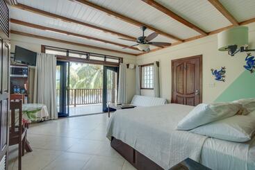 هتل Buttonwood Belize