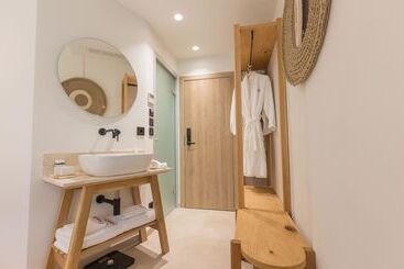 Cabana Blu Hotel & Suites