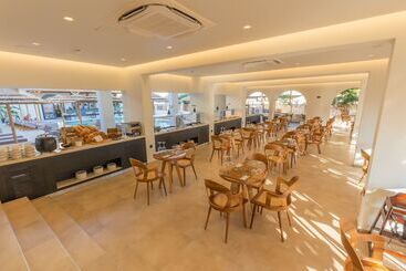 Cabana Blu Hotel & Suites