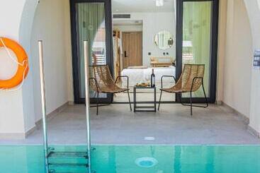 Cabana Blu Hotel & Suites