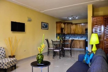 هتل Clock Tower Guest House