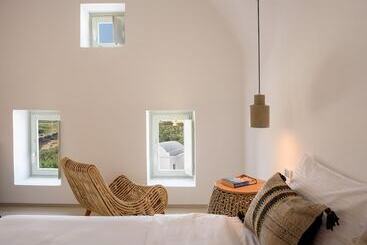 هتل Este Luxury Suites