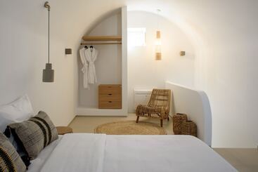 هتل Este Luxury Suites