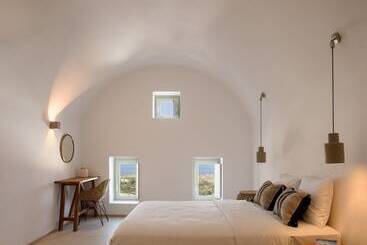 هتل Este Luxury Suites