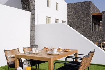 هتل Este Luxury Suites