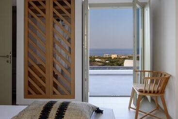هتل Este Luxury Suites
