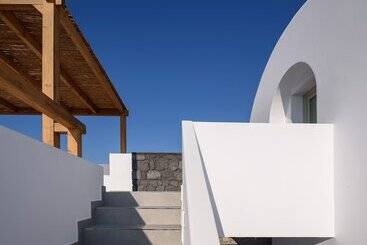 هتل Este Luxury Suites
