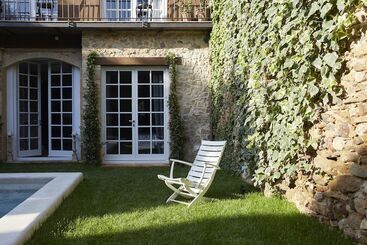 هتل Llimona Suites   Adults Only