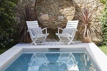 هتل Llimona Suites   Adults Only