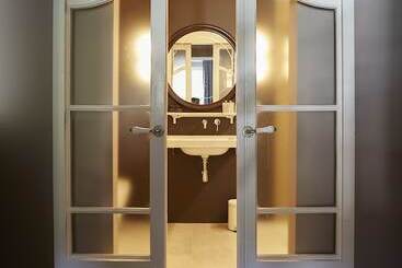 هتل Llimona Suites   Adults Only
