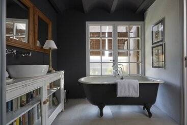 هتل Llimona Suites   Adults Only