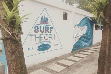هتل Surf Theori Resort