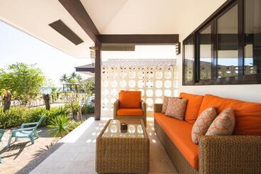 هتل Virgin Beach Resort