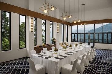 هتل Vivanta Sikkim Pakyong