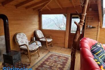 تختخواب و صبحانه Olimbera Köy Evi
