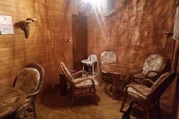 تختخواب و صبحانه Olimbera Köy Evi
