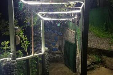 تختخواب و صبحانه Olimbera Köy Evi