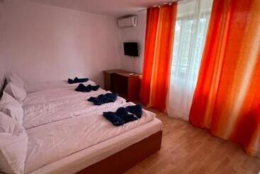 هتل Hellen Residence