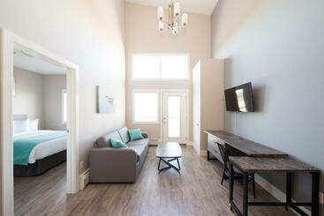 هتل آپارتمان The Suites, Inn Hotels