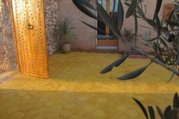 تختخواب و صبحانه Ksar Montana Hôtel, Chambres Piscine