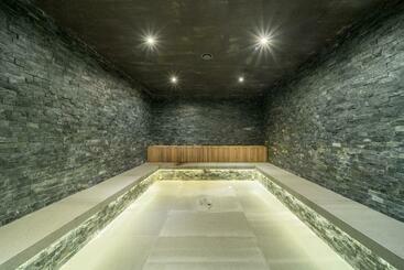 Ensana Aquahouse Hotel