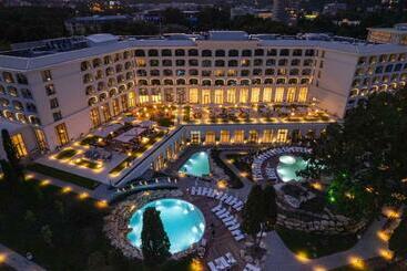Ensana Aquahouse Hotel