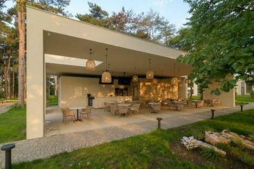 Ensana Aquahouse Hotel