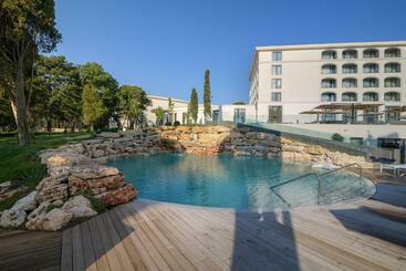 Ensana Aquahouse Hotel