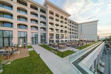 Ensana Aquahouse Hotel