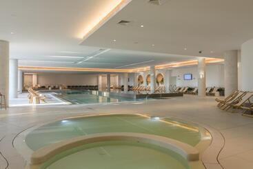 Ensana Aquahouse Hotel