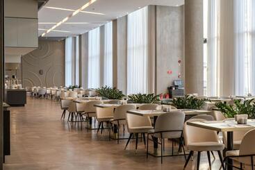 Ensana Aquahouse Hotel