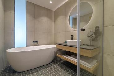 Ensana Aquahouse Hotel