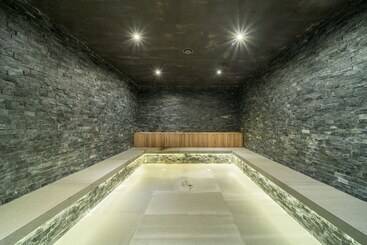 Ensana Aquahouse Hotel