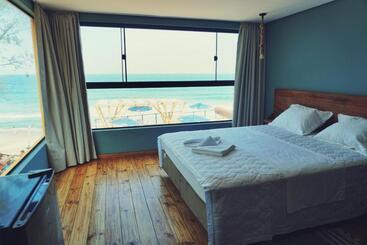 هاستل Graffi Beach House