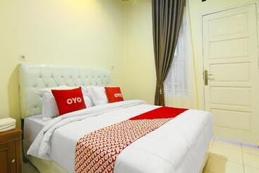 هتل Oyo 90978 Khalifi Guesthouse Syariah