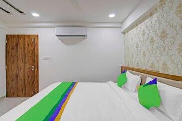 هتل Treebo Chandraprasth Residency