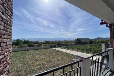 پانسیون Begaso Family Winery