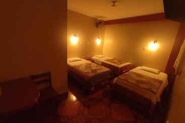 پانسیون Hostal Kan Kun Ii