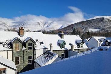 تختخواب و صبحانه Glencoe Guest House