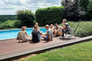 Hallerbos B&b In Bluebell Forest