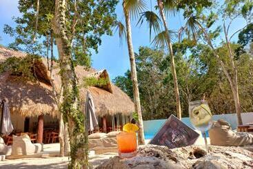 هتل Magic Xcacel Tulum