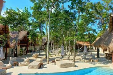 هتل Magic Xcacel Tulum