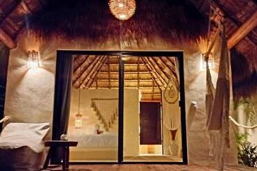 هتل Magic Xcacel Tulum