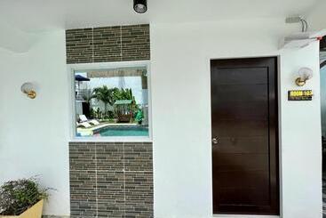 هتل The Philip Ann Resort