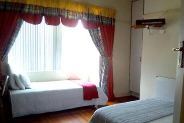 פנסיון Access Guest House