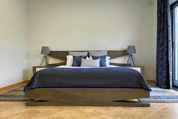 پانسیون Chalé D Angra Guest House